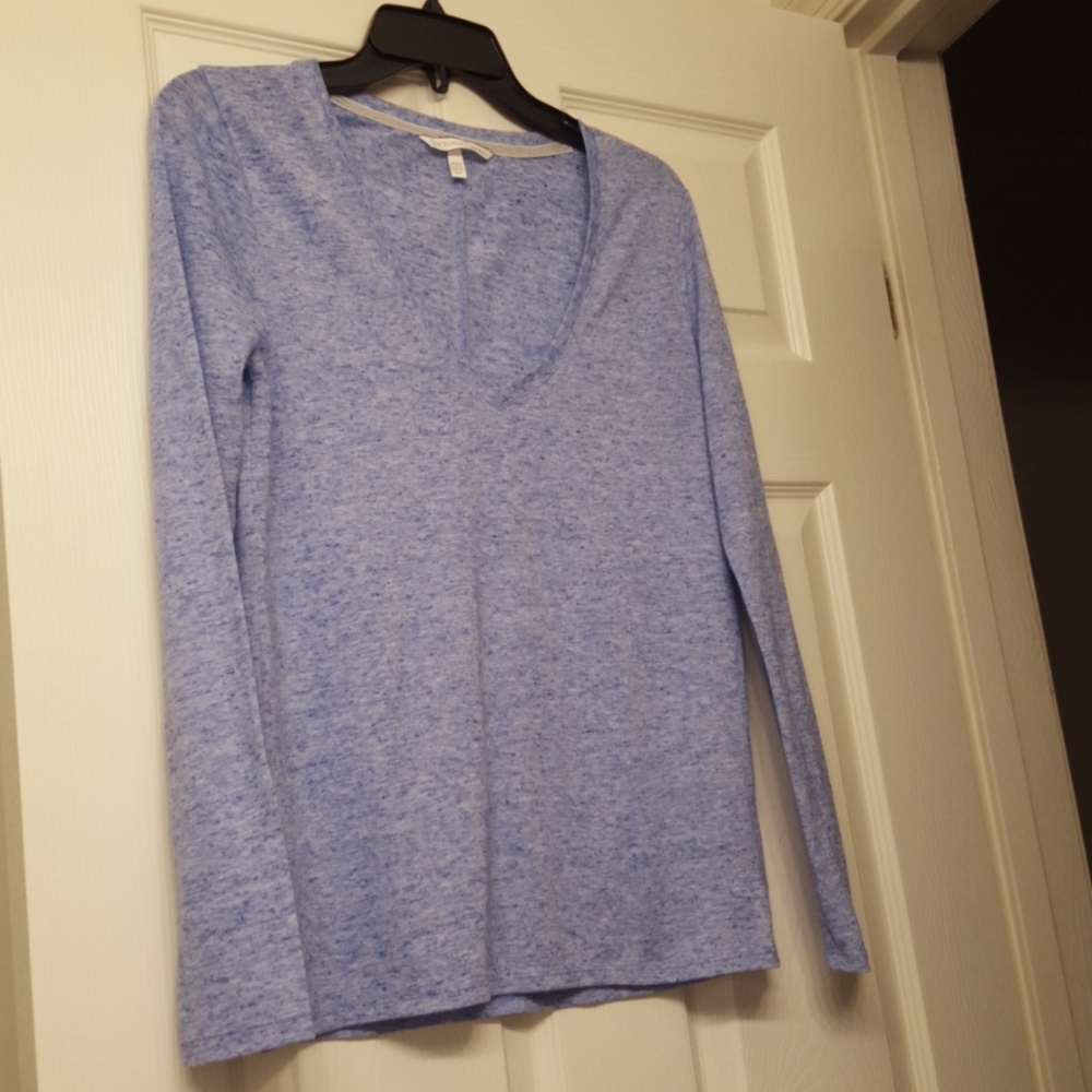 VS v neck tee